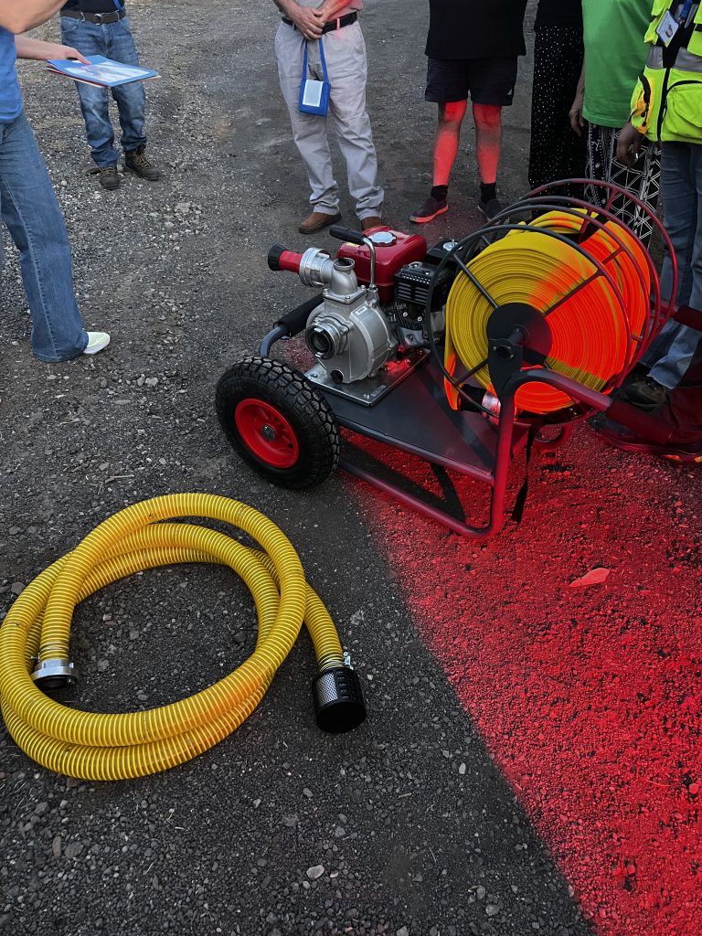MUNICIPIO ENTREGA 2 MOTOBOMAS PARA PREVENCION DE INCENDIOS A SANTA SOFIA
